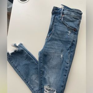 Abercrombie and Fitch high rise skinny jean